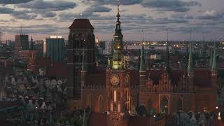 Gdańsk  Bazylika Mariacka i Ratusz Głównego Miasta po zachodzie słońca  DJI Air 3 4K 50 FPS [upl. by Killigrew]