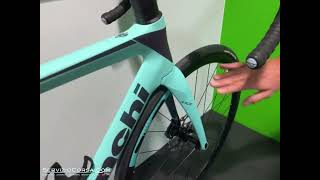 Bianchi Rennrad OLTRE RACE 105 DI2 12SP 2024  Review by Servizio Corsa [upl. by Cindee]