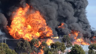 Watch and act alerts issued as toxic smoke from factory fire blows in Derrimut [upl. by Gans]