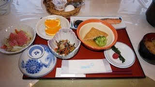 旅館の朝ごはん Breakfast of Japanesestyle hotel [upl. by Raseta]