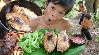 Survival in the rainforest  Cooking fish recipe and eating in forest [upl. by Kreiker44]