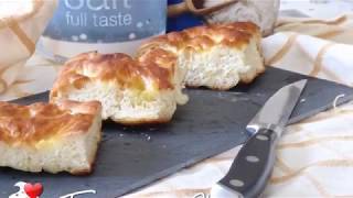 Focaccia Genovese Ricetta davvero semplicissima Soffice e Gustosa [upl. by Sokul979]