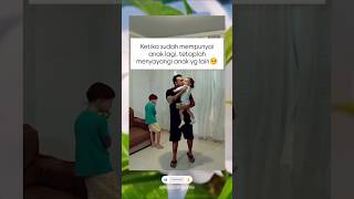 Yg anak lelaki lakukan pertama kali adalah memeluk ayahnya bukan mengambil mainan shorts trending [upl. by Frederick]