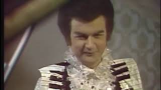 Liberace vs Elton John SCTV Christmas [upl. by Shanly931]