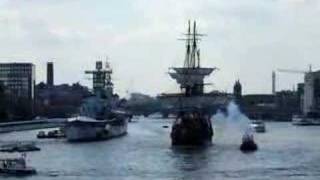 Swedish ship Götheborg Gun Salute to London [upl. by Pandora24]