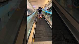 അപ്പൻ പെട്ടു 🤣ഞാൻ എണ്ണിക്കില്ല shortsfeed shorts escalator escalatorprank trendingshorts [upl. by Orelia]