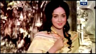 Love Story  Love Story between Dharmendra and Hema Malini [upl. by Vardon]