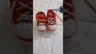 Crochet baby bootiesConverse pattern booties crochet crochetbooties crochetpattern [upl. by Corin]