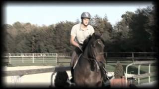 EXTRAIT  Mise en selle  Progresser à cheval  Equidia Life [upl. by Florrie]