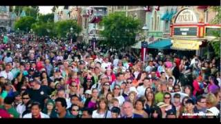 Massive Crowd Exiting Disneyland in HD  Crowded Disneyland EVER [upl. by Julide]