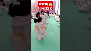 How to defend yourself against this technique selfdefencetraining selfdefenseclass martialarts [upl. by Cyndie]