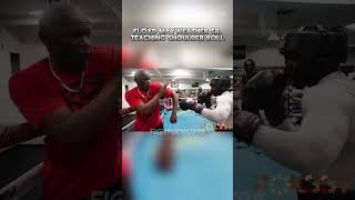 Floyd Mayweather Sr Teaching Shoulder Roll 📝🥊 shorts boxing boxingtraining floydmayweather [upl. by Alludba]