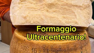 Apriamo un formaggio ultracentenario di mesi 😝 [upl. by Wolf747]