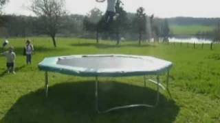 Le trampoline Waouuh pour sauter toujours plus haut   France Trampoline [upl. by Elspeth]