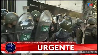 Gendarmeria Prefectura y Policia Federal reprimen a subversivos kirchos y trotskos 31 enero 2024 [upl. by Tlok434]