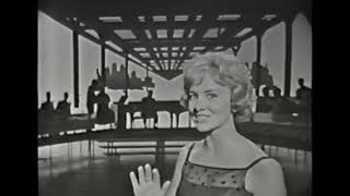 Chicago  Patty Clark vocal amp Ray McKinley amp The New Glenn Miller Orchestra [upl. by Lucey]