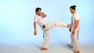 How to Do the Ponteira  Capoeira [upl. by Aseen688]