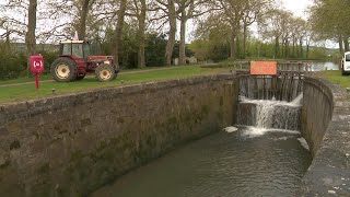 Castelnaudary  la guerre de leau sur le Canal du midi entre VNF et les agriculteurs [upl. by Carly]