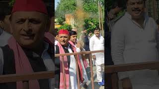 neta ji akhilesh yadav se prashashan ne hath milaane ytvideo saurabhpandey8658 [upl. by Teeter]