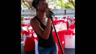 euridse jeque brincando de cantar musica de bruna carla  no check sound de uma festa [upl. by Assek]