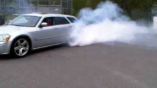 Dodge Magnum RT 57 HEMI Burnout [upl. by Nikki]