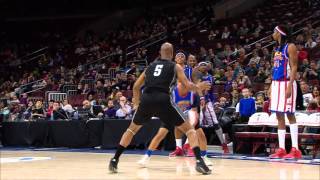 Mone Davis surprises crowd with Harlem Globetrotters [upl. by Hillman921]