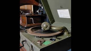 Stan Kenton（スタン・ケントン楽団）♪Southern Scandal♪ 1945年 78rpm Mechanical Field Model 9c phonograph [upl. by Arrekahs]