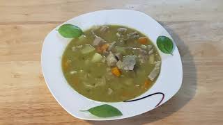 Erbsensuppe mit Eisbeineinlage  Haxe [upl. by Xaviera796]