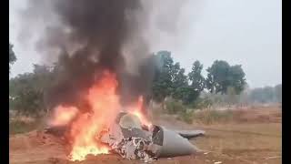 Agra Plane Crash Agra में वायु सेना का विमान Crash Plane से 2 KM दूर गिरे पायलट और उसके साथी [upl. by Ativla926]