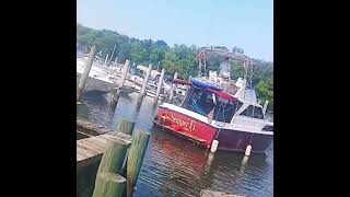 Docking into the marina on 914 Docking marina boatlife [upl. by Newbold60]