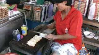 Thai Street Vendor Tong Muan Thai Crispy Roll [upl. by Ross]