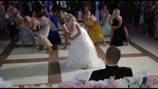 Zumba®TwinZ  Alicias surprise Weddingshow [upl. by Adlemi891]