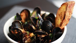 Andrew Zimmern Cooks Mussels Fra Diavolo [upl. by Stead]