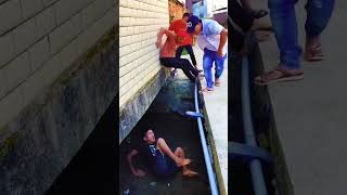 Share an interesting video Hahaha just for fun Fancy falling into the water Watch it once an [upl. by Ynneg]