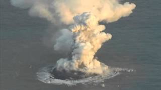 Eruzione sottomarina in Giappone nata nuova isola nel Pacifico [upl. by Ahseiyn]