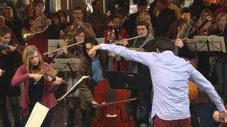 Überraschungsaktion der Mannheimer Philharmoniker im Mannheimer Hauptbahnhof [upl. by Saticilef]