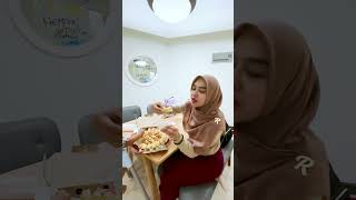 Moana Mukbang Pizza bikin Ngakak🤣 riaricis [upl. by Katzir]