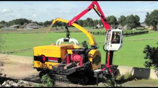 Increible demo triturando troncos 730 CV HP [upl. by Eilarol]