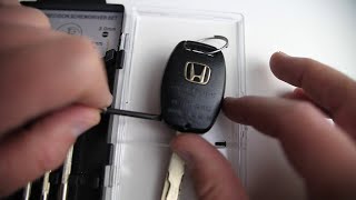 2006  2013 Honda CRV Key Battery Replacement Guide [upl. by Wiltsey]