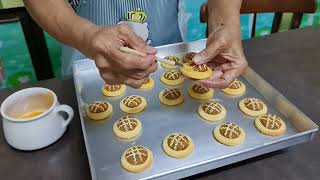 Authentic Nyonya Pineapple Tarts [upl. by Gastineau]