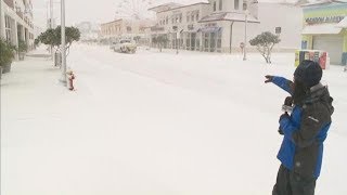 Strong winds heavy snow at the Virginia Beach Oceanfront [upl. by Colbert]