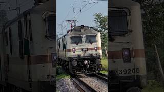 14853 Marudhar express Waiting for clearance at Shahganj junction Outer wap7 powerful crossing [upl. by Aluk]