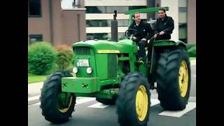 Ein John Deere 4020 auf Achse [upl. by Inaboy464]