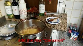 Risotto con salsiccia e noci ricetta 1 [upl. by Fornof]