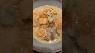 Einfache Fischsuppe mit Lachs Kabeljau und Garnelen das Rezept…olesbbq [upl. by Territus]