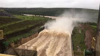 Barragem Retiro de Baixo comportas [upl. by Alberto203]