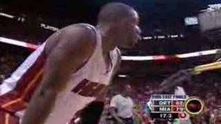 Joey Crawford fouls Damon Jones [upl. by Sedberry]