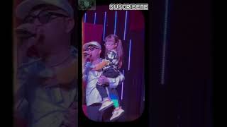 Dani flow cantando con su hija aqui espantan daniflow regionalmexicano [upl. by Schwarz]