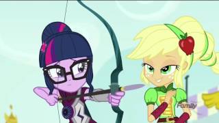 Applejack helps Twilight in archery  Friendship Games [upl. by Enajaras]