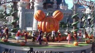 Disneyland Paris  Mickeys Halloween Treat in the Street  28 October 2012 [upl. by Orodoet]